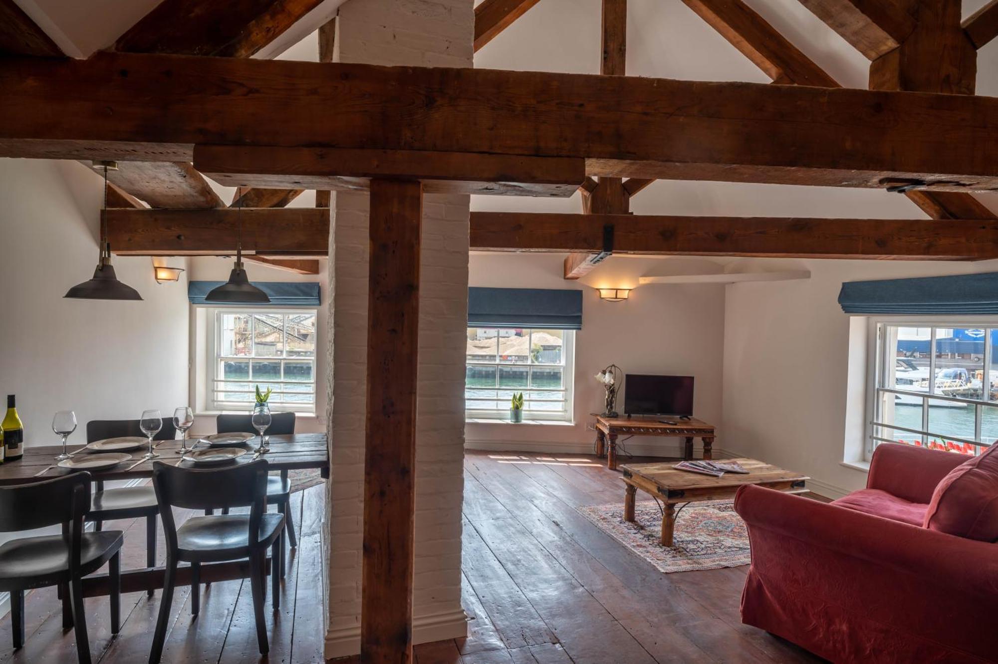 The Old Custom House Apartman Poole Kültér fotó